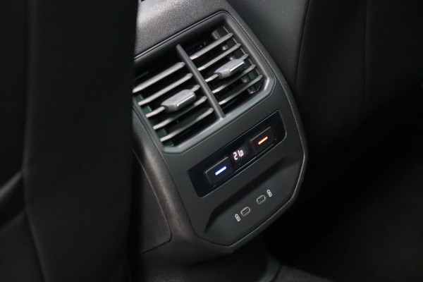 Seat Leon 1.5 eTSI FR / PANODAK / KEYLESS / LED / CAMERA / CARPLAY