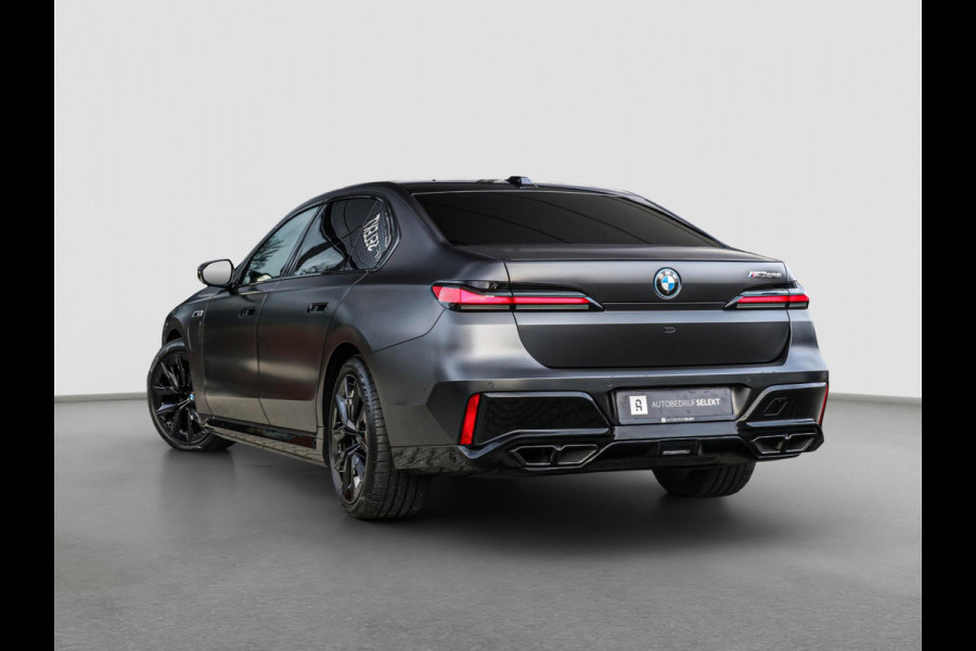 BMW 7 Serie M760e xDrive - Frozen Deep Grey - Lounge & Entertainment - Bowers & Wilkins - Aut. Doors - Connoisseur - Iconic Glow