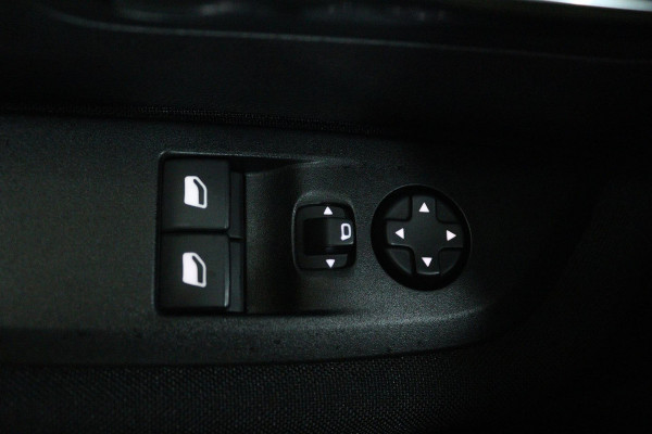 Peugeot 208 1.2 PureTech Blue Lease (NAVIGATIE, CRUISE, PARKEERSENSOREN, MULTIMEDIA, 1e EIGENAAR, GOED ONDERHOUDEN)