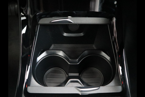 BMW X1 sDrive18i Executive Sport Line Automaat / Navigatie / LED / 18 Inch / Parkeersensoren voor+achter / Voorstoelen Verwarmd / Sportstuur /