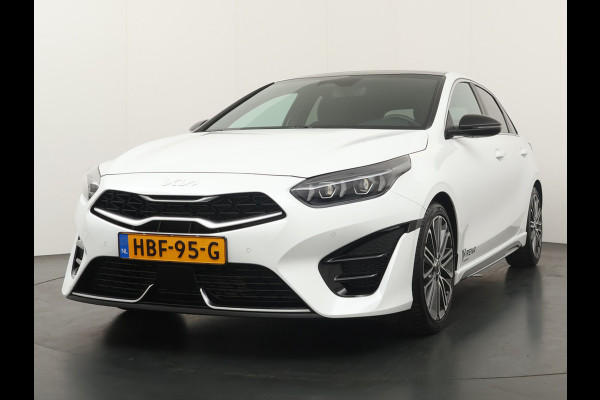 Kia Ceed 1.5 T-GDi GT-PlusLine - Automaat - Rijdende Demo Automaat - Stoel/Stuurverwarming - Adaptief Cruise Control - Navigatie - Climate Control - Fabrieksgarantie Tot 2032