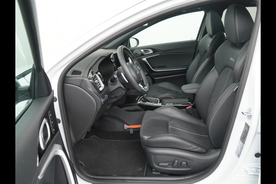 Kia Ceed 1.5 T-GDi GT-PlusLine - Automaat - Rijdende Demo Automaat - Stoel/Stuurverwarming - Adaptief Cruise Control - Navigatie - Climate Control - Fabrieksgarantie Tot 2032