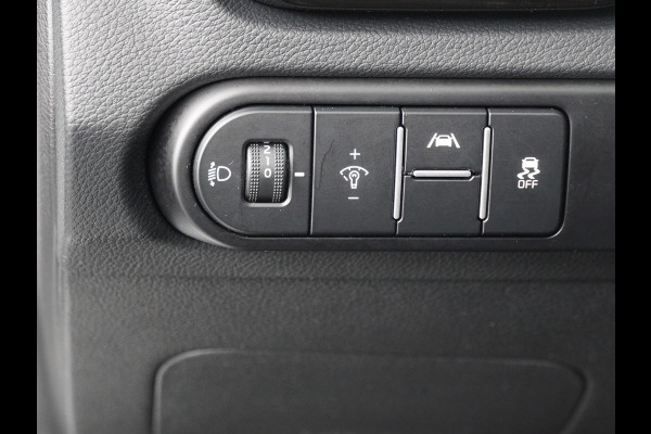 Kia Ceed 1.5 T-GDi GT-PlusLine - Automaat - Rijdende Demo Automaat - Stoel/Stuurverwarming - Adaptief Cruise Control - Navigatie - Climate Control - Fabrieksgarantie Tot 2032