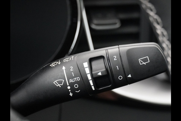 Kia Ceed 1.5 T-GDi GT-PlusLine - Automaat - Rijdende Demo Automaat - Stoel/Stuurverwarming - Adaptief Cruise Control - Navigatie - Climate Control - Fabrieksgarantie Tot 2032