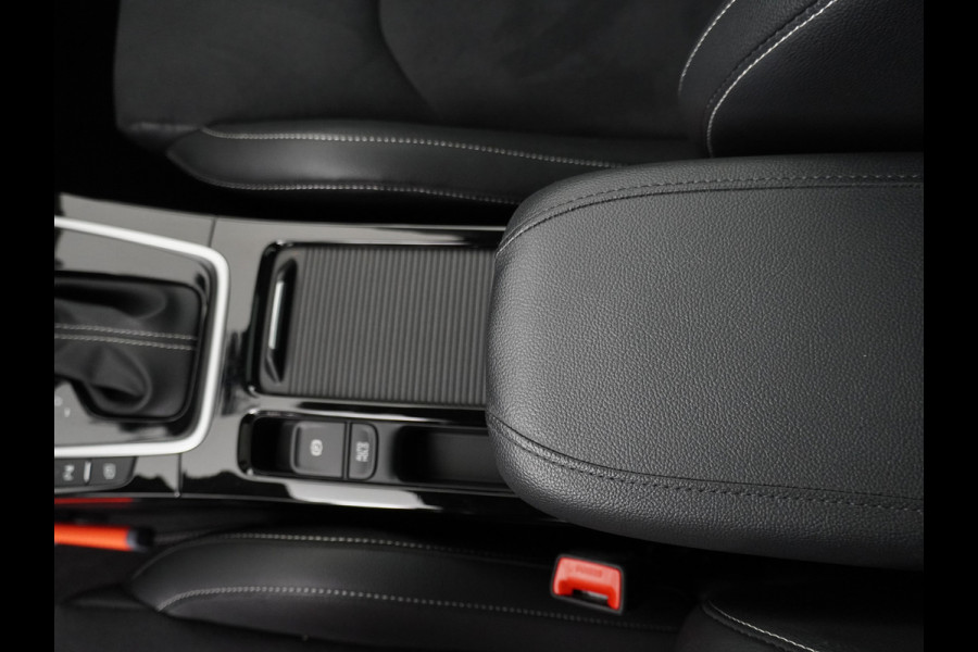 Kia Ceed 1.5 T-GDi GT-PlusLine - Automaat - Rijdende Demo Automaat - Stoel/Stuurverwarming - Adaptief Cruise Control - Navigatie - Climate Control - Fabrieksgarantie Tot 2032