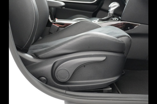 Kia Ceed 1.5 T-GDi GT-PlusLine - Automaat - Rijdende Demo Automaat - Stoel/Stuurverwarming - Adaptief Cruise Control - Navigatie - Climate Control - Fabrieksgarantie Tot 2032