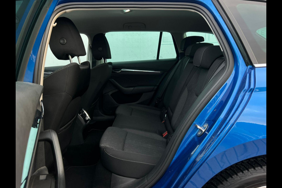 Škoda Octavia Combi 1.5 TSI First Edition NL AUTO | STOELVERW | SFEEVRLICHTING |