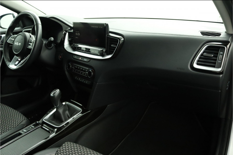 Kia Ceed Sportswagon 1.5 T-GDi DynamicPlusLine Apple Carplay/Android Auto - Cruise Control - Dodehoekdetectie - Navigatie - Stuur/Stoelverwarming - Fabrieksgarantie tot 09-2031