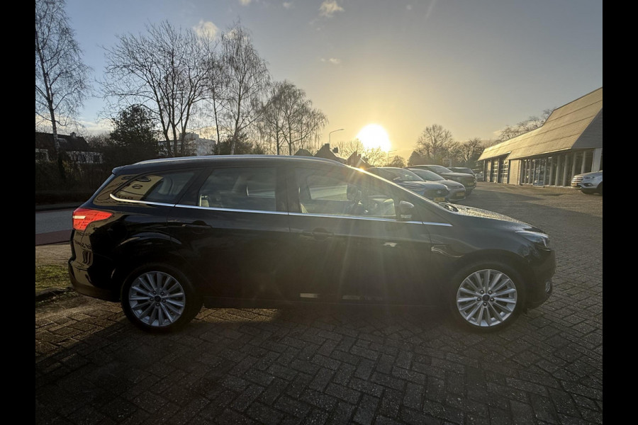 Ford FOCUS Wagon 1.0 Ecoboost Titanium 125pk Trekhaak | Navigatie | Apple Carplay, Android Auto | Voorruit verwarming | Dealer onderhouden