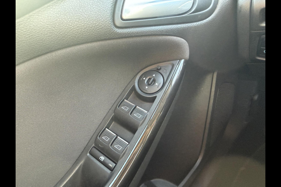 Ford FOCUS Wagon 1.0 Ecoboost Titanium 125pk Trekhaak | Navigatie | Apple Carplay, Android Auto | Voorruit verwarming | Dealer onderhouden