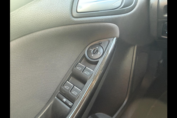 Ford FOCUS Wagon 1.0 Ecoboost Titanium 125pk Trekhaak | Navigatie | Apple Carplay, Android Auto | Voorruit verwarming | Dealer onderhouden