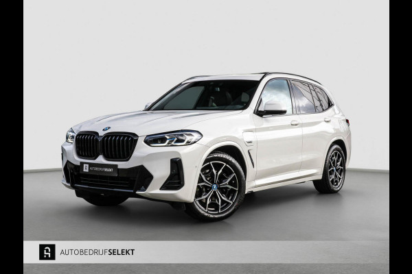 BMW X3 XDrive30e M-Sport | Pano| Trekhaak | Laser | Dealer onderhouden | Head Up | Camera |1e eig. | 30e | Plug-in | Facelift