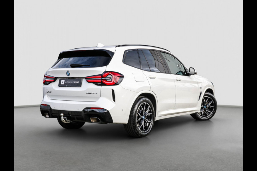 BMW X3 XDrive30e M-Sport | Pano| Trekhaak | Laser | Dealer onderhouden | Head Up | Camera |1e eig. | 30e | Plug-in | Facelift