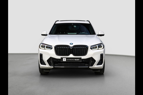 BMW X3 XDrive30e M-Sport | Pano| Trekhaak | Laser | Dealer onderhouden | Head Up | Camera |1e eig. | 30e | Plug-in | Facelift