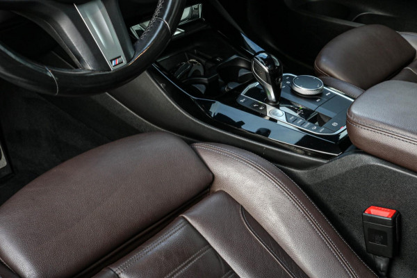 BMW X3 XDrive30e M-Sport | Pano| Trekhaak | Laser | Dealer onderhouden | Head Up | Camera |1e eig. | 30e | Plug-in | Facelift