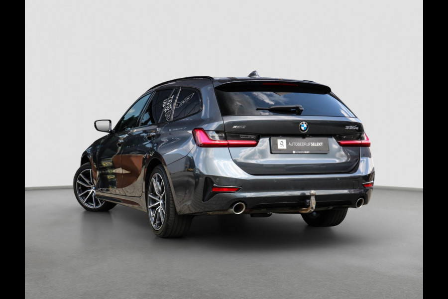 BMW 3 Serie Touring 330e xDrive - TREKHAAK - 360 CAMERA - DEALER ONDERHOUDEN - LED - HOUTINLEG - SFEERVERLICHTING