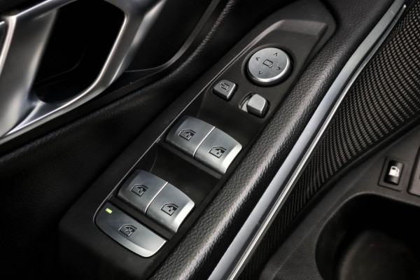 BMW 3 Serie Touring 330e xDrive - TREKHAAK - 360 CAMERA - DEALER ONDERHOUDEN - LED - HOUTINLEG - SFEERVERLICHTING