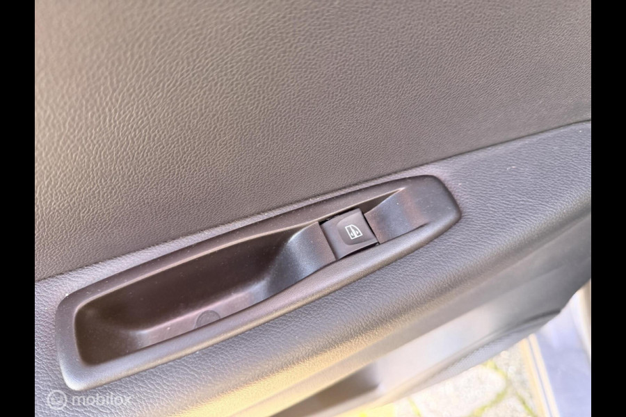 Renault Captur 0.9 TCe Intens TREKHAAK ACHTERUITRIJCAMERA