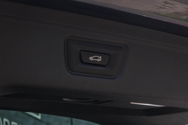 BMW 3 Serie Touring 330e - M-SPORT - CARPLAY - SFEERVERLICHTING - DEALER ONDERHOUDEN - EERSTE EIGENAAR - STOELVERWARMING