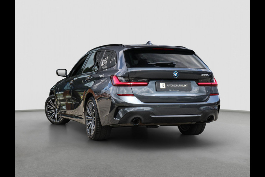 BMW 3 Serie Touring 330e - M-SPORT - CARPLAY - SFEERVERLICHTING - DEALER ONDERHOUDEN - EERSTE EIGENAAR - STOELVERWARMING