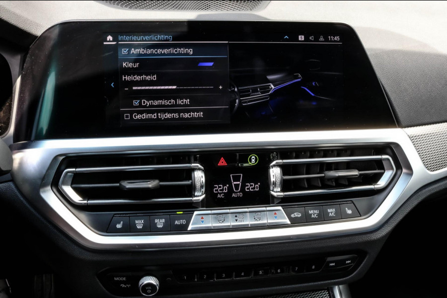 BMW 3 Serie Touring 330e - M-SPORT - CARPLAY - SFEERVERLICHTING - DEALER ONDERHOUDEN - EERSTE EIGENAAR - STOELVERWARMING