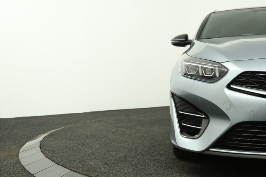 Kia Ceed Sportswagon 1.5 T-GDi GT-Line Apple Carplay/Android Auto - Cruise Control - Dodehoekdetectie - Panoramadak - Navigatie - Stuur/Stoelverwarming Fabrieksgarantie tot 07-2031