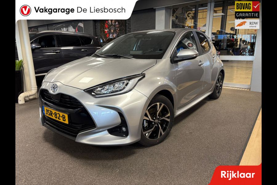 Toyota Yaris 1.5 Hybrid 115 First Edition / stoel en stuur verwarming/ camera / carplay /