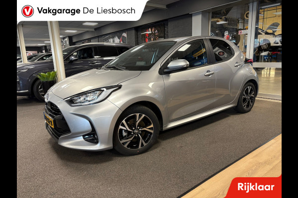 Toyota Yaris 1.5 Hybrid 115 First Edition / stoel en stuur verwarming/ camera / carplay /