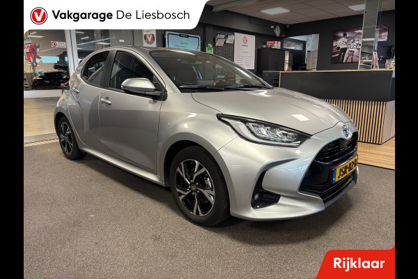 Toyota Yaris 1.5 Hybrid 115 First Edition / stoel en stuur verwarming/ camera / carplay /