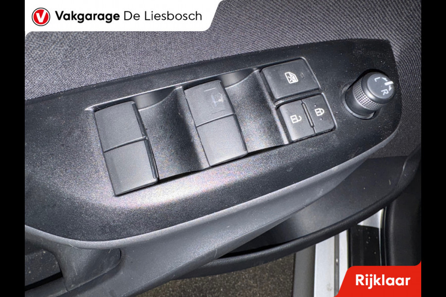 Toyota Yaris 1.5 Hybrid 115 First Edition / stoel en stuur verwarming/ camera / carplay /