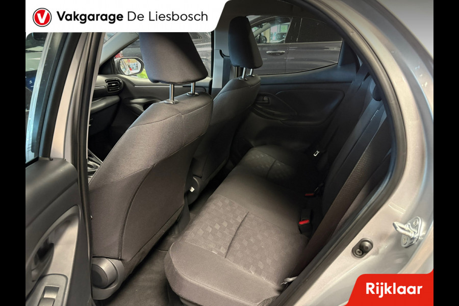 Toyota Yaris 1.5 Hybrid 115 First Edition / stoel en stuur verwarming/ camera / carplay /