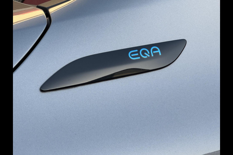 Mercedes-Benz EQA 250 AMG Edition 1 67 kWh - AUTOMAAT I Navigatie I Leer I Sport pakket I PDC I LED I Achteruitrij Camera