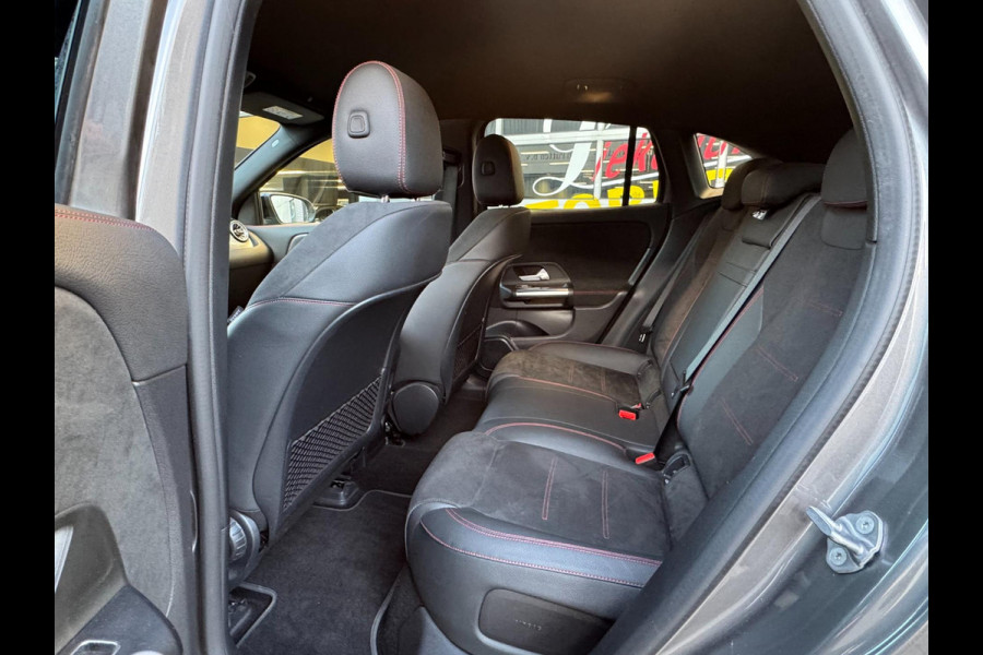 Mercedes-Benz EQA 250 AMG Edition 1 67 kWh - AUTOMAAT I Navigatie I Leer I Sport pakket I PDC I LED I Achteruitrij Camera