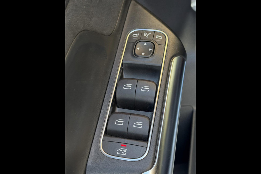 Mercedes-Benz EQA 250 AMG Edition 1 67 kWh - AUTOMAAT I Navigatie I Leer I Sport pakket I PDC I LED I Achteruitrij Camera