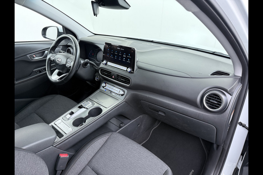 Hyundai Kona EV 64kWh SOH 94% Warmtepomp Adap.Cruise Apple Carplay Android Auto Krell®-Hifi Navi Ecc Camera Comfort Blind Spot Lane Assist Keyless Isofix DAB Led
