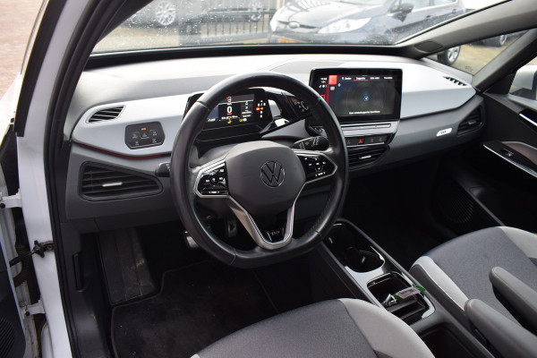 Volkswagen ID.3 First Plus 58 kWh | Apple CarPlay | Stoelverwarming | ACC