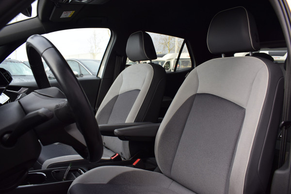 Volkswagen ID.3 First Plus 58 kWh | Apple CarPlay | Stoelverwarming | ACC