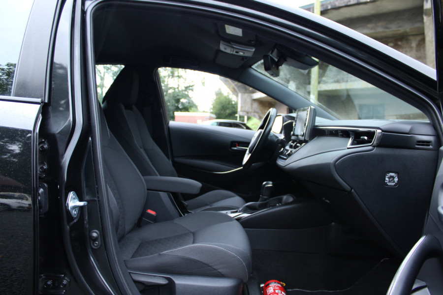 Toyota Corolla 1.8 HYBRID AUT. DYNAMIC NAVI/CAMERA/CARPLAY