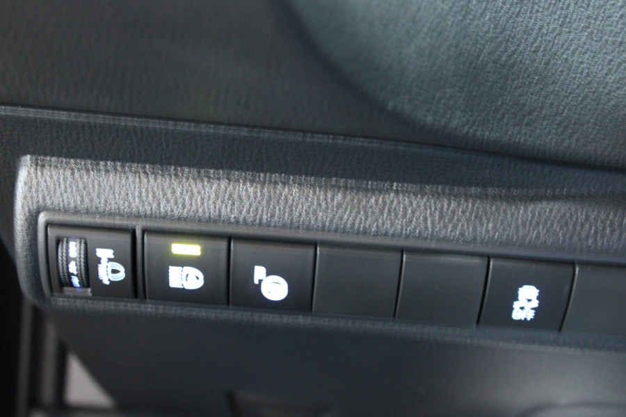 Toyota Corolla 1.8 HYBRID AUT. DYNAMIC NAVI/CAMERA/CARPLAY