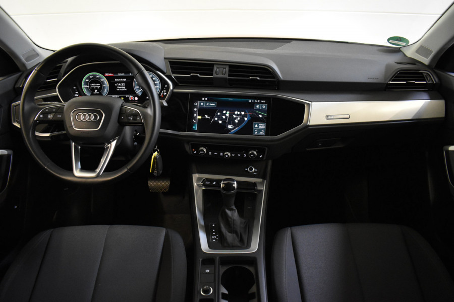 Audi Q3 45 TFSIe 245PK HYBRID S-TRONIC EDITION NAVI/PDC/BLUETOOTH