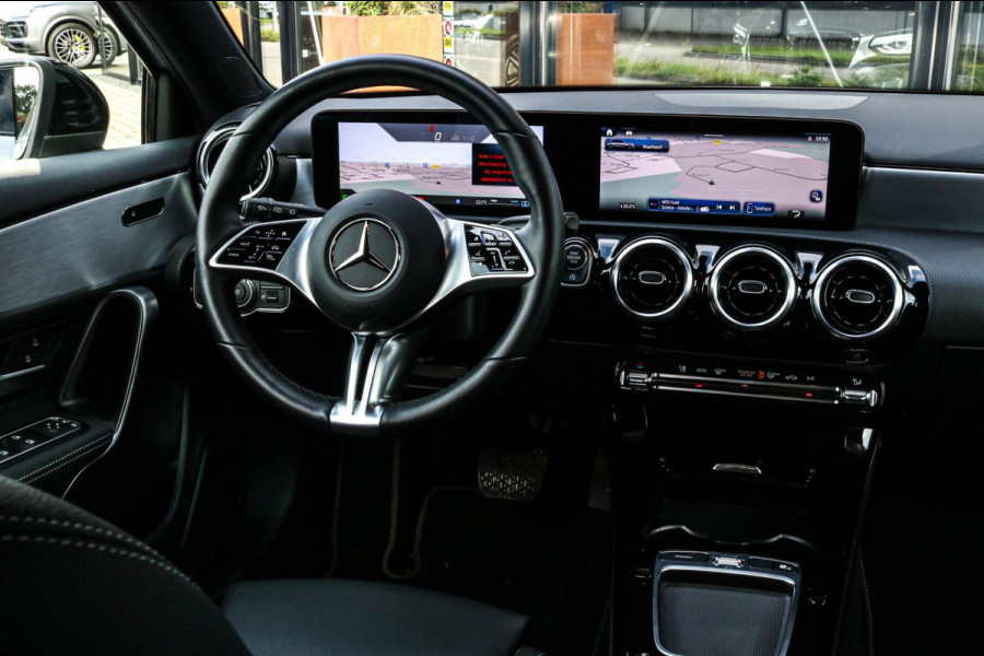 Mercedes-Benz A-Klasse 180 Luxury Line - MULTIBEAM LED - CAMERA - ACC - A180