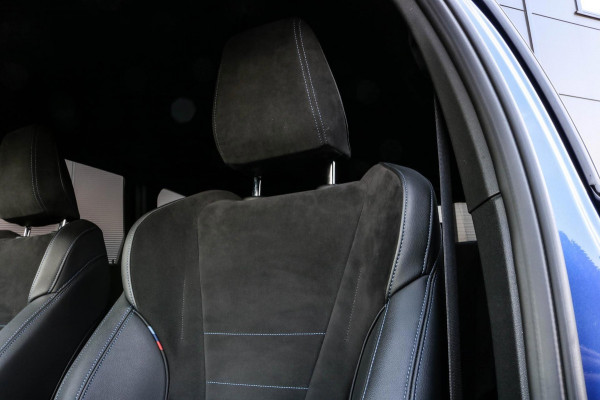 BMW X1 SDrive20i M-Sport - 360 CAMERA - HEAD UP - SFEERVERLICHTING - CARPLAY - ADAPTIVE CRUISE - DEALEAR ONDERHOUDEN - 2.0i