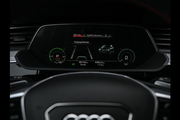 Audi Q8 e-tron 50 quattro S Edition 95 kWh · NL-auto · Panoramadak · RS-seats Memory seats · Leder · Adaptive cruise · Keyless · Stuurverwarmin