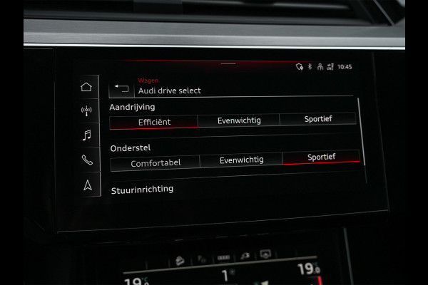 Audi Q8 e-tron 50 quattro S Edition 95 kWh · NL-auto · Panoramadak · RS-seats Memory seats · Leder · Adaptive cruise · Keyless · Stuurverwarmin