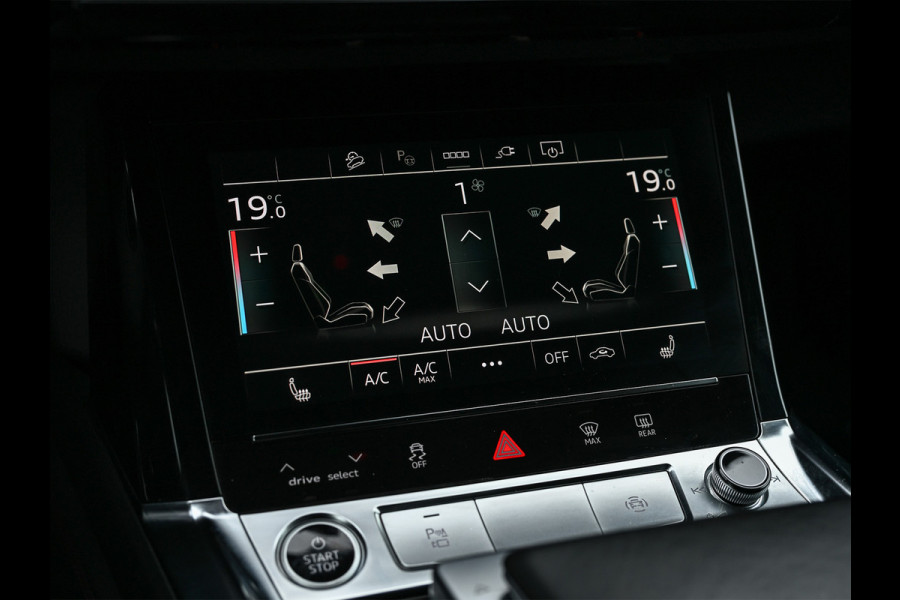 Audi Q8 e-tron 50 quattro S Edition 95 kWh · NL-auto · Panoramadak · RS-seats Memory seats · Leder · Adaptive cruise · Keyless · Stuurverwarmin