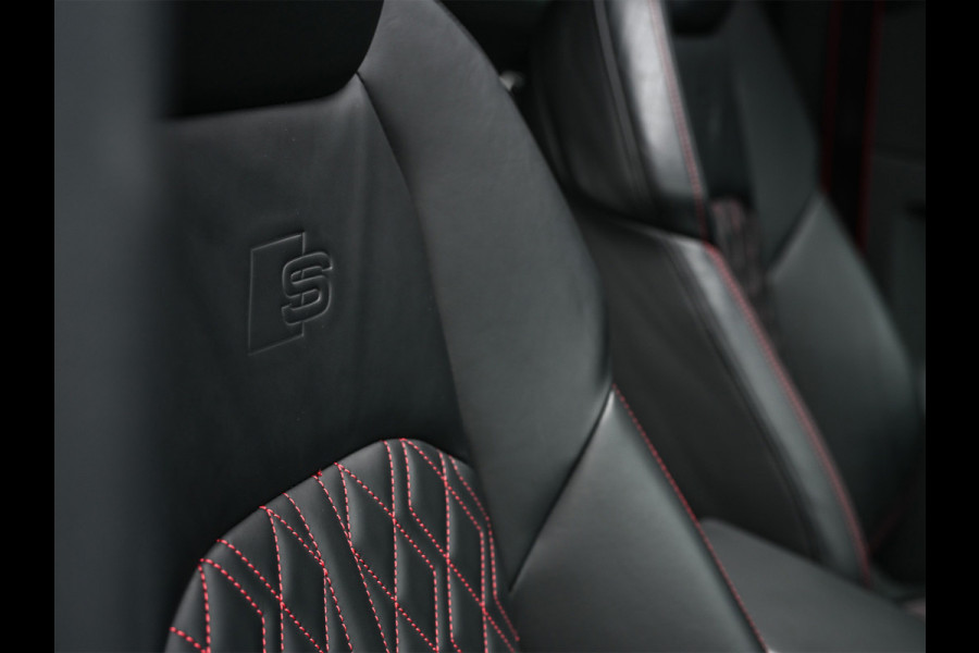 Audi Q8 e-tron 50 quattro S Edition 95 kWh · NL-auto · Panoramadak · RS-seats Memory seats · Leder · Adaptive cruise · Keyless · Stuurverwarmin