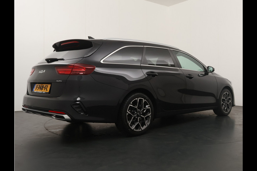 Kia Ceed Sportswagon Automaat 1.5 T-GDi GT-Line Automaat - Automatische achterklep - Schuif/Kantel dak - Apple Carplay/Android Auto - Adaptive cruise control - Keyless entry - Fabrieksgarantie t/m 30-06-2030