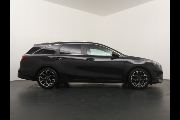 Kia Ceed Sportswagon Automaat 1.5 T-GDi GT-Line Automaat - Automatische achterklep - Schuif/Kantel dak - Apple Carplay/Android Auto - Adaptive cruise control - Keyless entry - Fabrieksgarantie t/m 30-06-2030