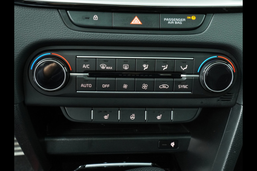 Kia Ceed Sportswagon Automaat 1.5 T-GDi GT-Line Automaat - Automatische achterklep - Schuif/Kantel dak - Apple Carplay/Android Auto - Adaptive cruise control - Keyless entry - Fabrieksgarantie t/m 30-06-2030