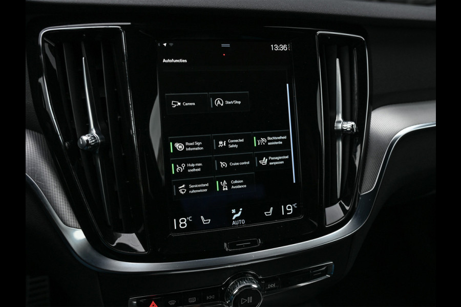 Volvo S60 2.0 B4 R-Design · NL-auto · Adaptive cruise · Stuur- en stoelverwarming · Achterbank verwarmd · Harman/Kardon · Memory seats · K